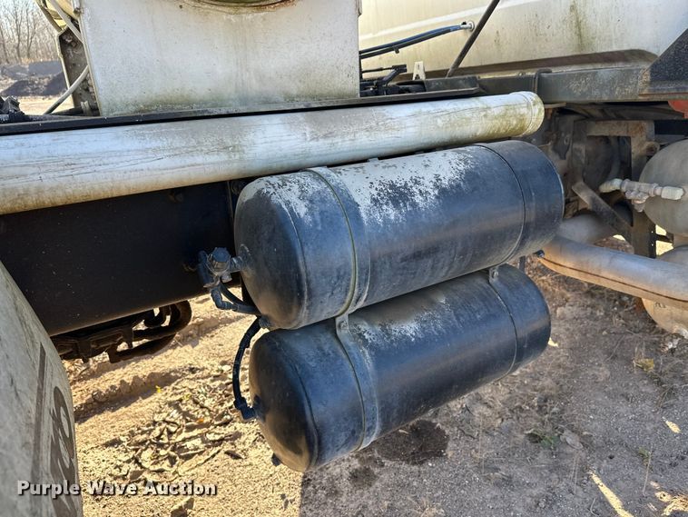 image for item DW4346 1996 Mack RD ready mix truck