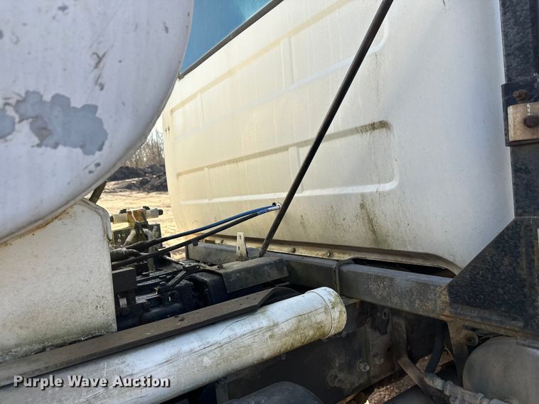 image for item DW4346 1996 Mack RD ready mix truck