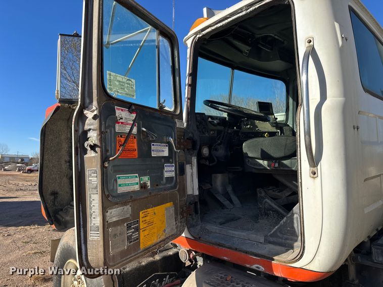 image for item DW4346 1996 Mack RD ready mix truck