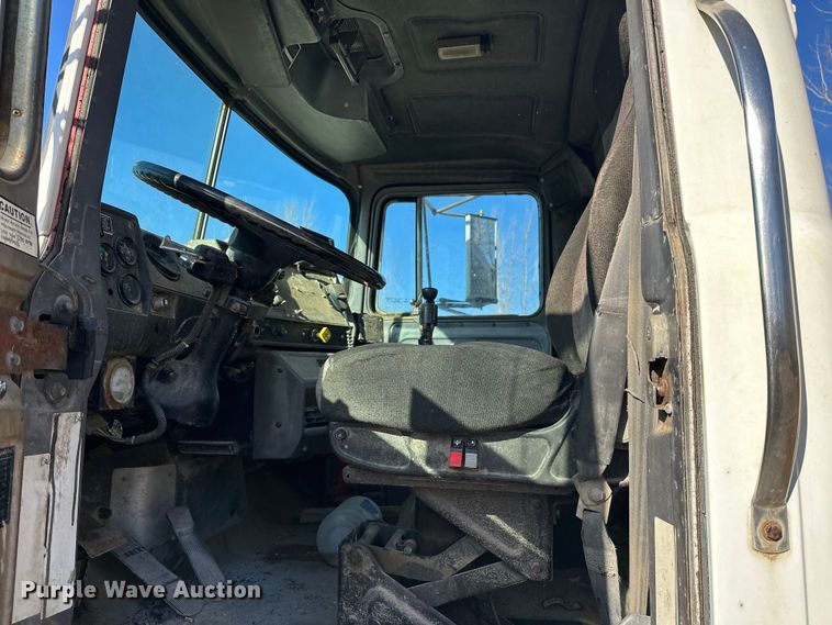 image for item DW4346 1996 Mack RD ready mix truck