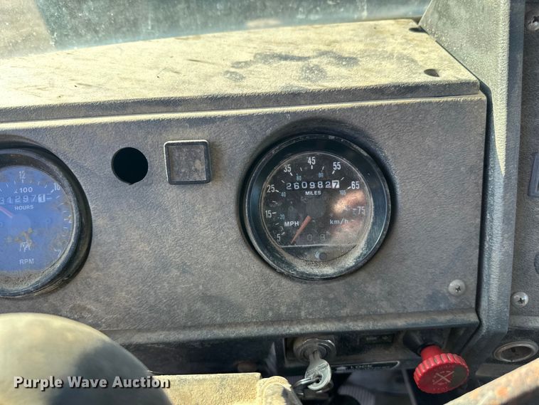 image for item DW4346 1996 Mack RD ready mix truck