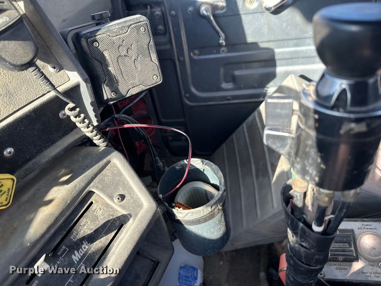 image for item DW4346 1996 Mack RD ready mix truck