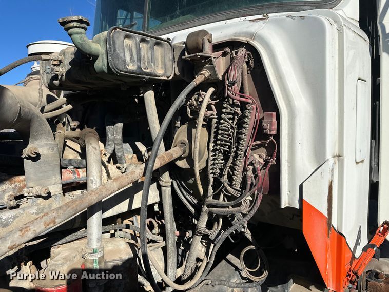 image for item DW4346 1996 Mack RD ready mix truck