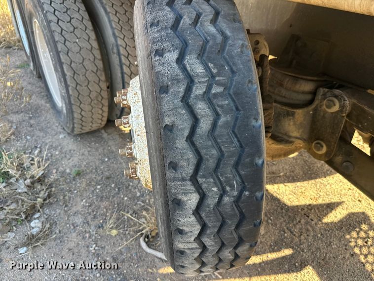 image for item DW4346 1996 Mack RD ready mix truck