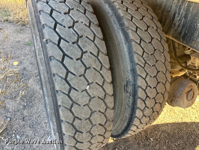 image for item DW4346 1996 Mack RD ready mix truck