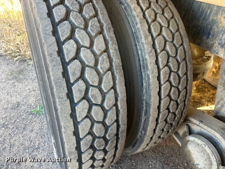 image for item DW4346 1996 Mack RD ready mix truck