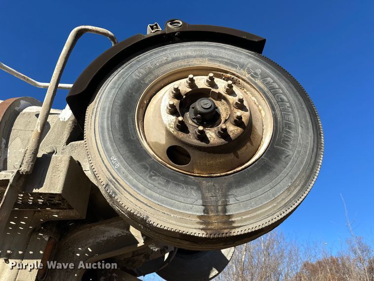 image for item DW4346 1996 Mack RD ready mix truck