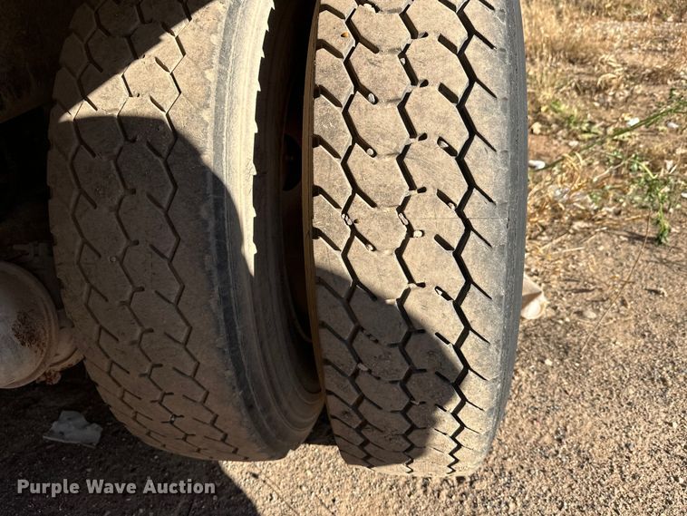 image for item DW4346 1996 Mack RD ready mix truck