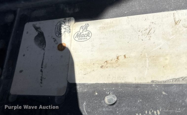 image for item DW4346 1996 Mack RD ready mix truck