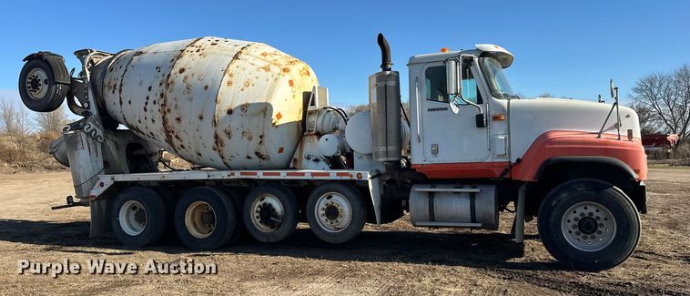 image for item DW4354 2008 International 5500i ready mix truck