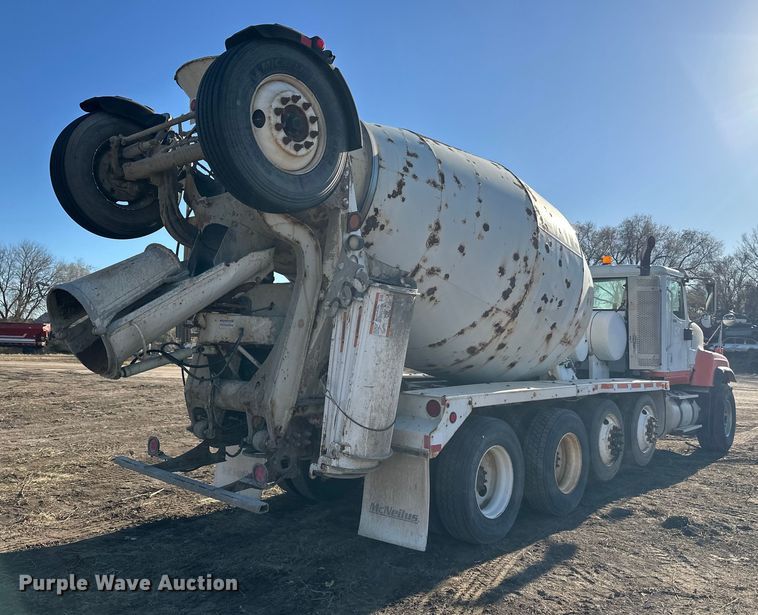 image for item DW4354 2008 International 5500i ready mix truck