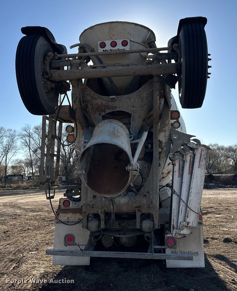 image for item DW4354 2008 International 5500i ready mix truck