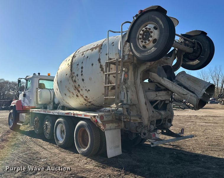 image for item DW4354 2008 International 5500i ready mix truck