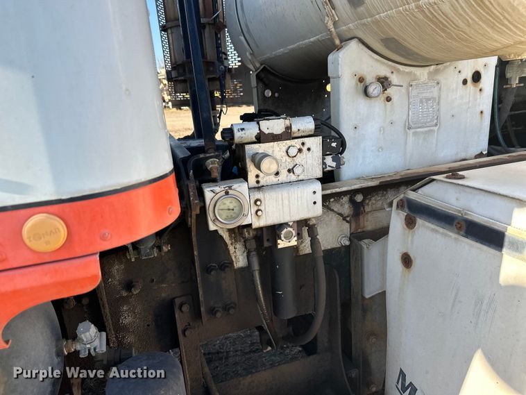 image for item DW4354 2008 International 5500i ready mix truck