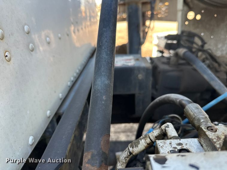 image for item DW4354 2008 International 5500i ready mix truck