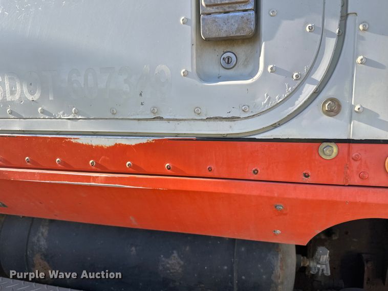 image for item DW4354 2008 International 5500i ready mix truck