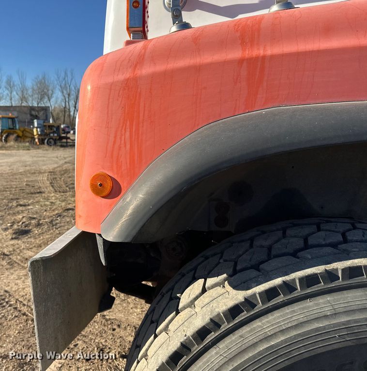 image for item DW4354 2008 International 5500i ready mix truck