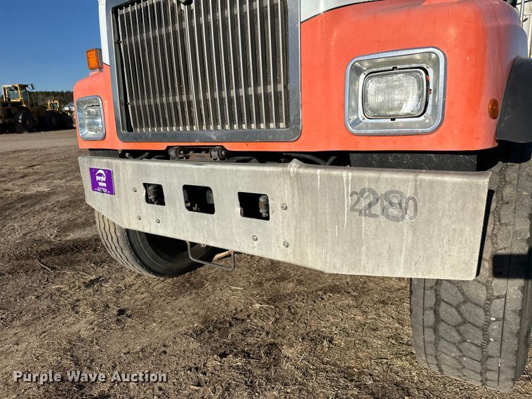 image for item DW4354 2008 International 5500i ready mix truck