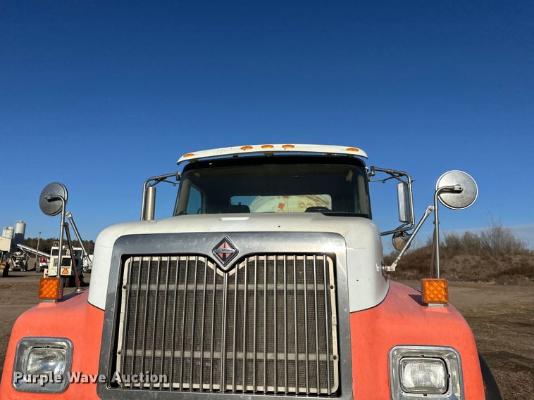 image for item DW4354 2008 International 5500i ready mix truck