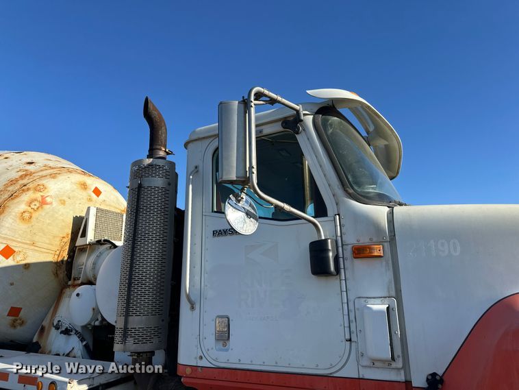 image for item DW4354 2008 International 5500i ready mix truck