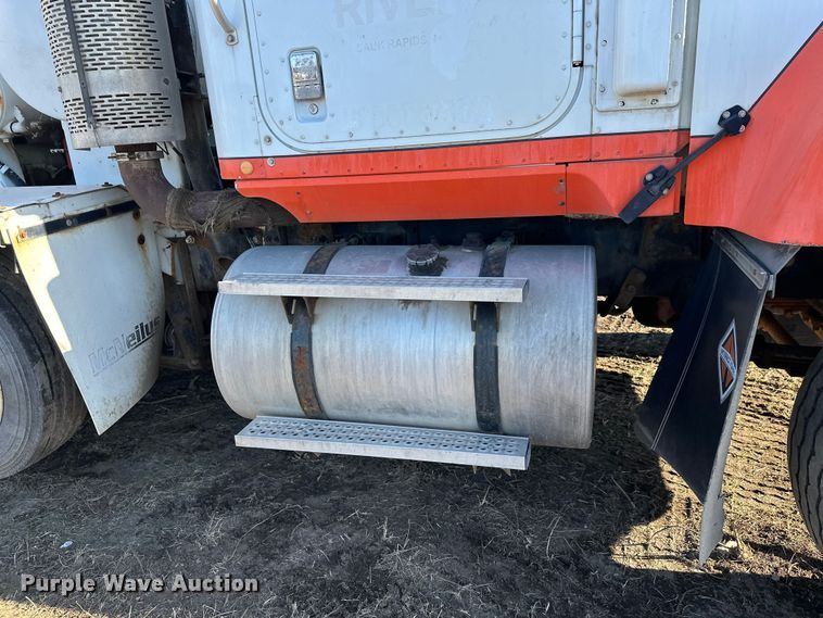 image for item DW4354 2008 International 5500i ready mix truck