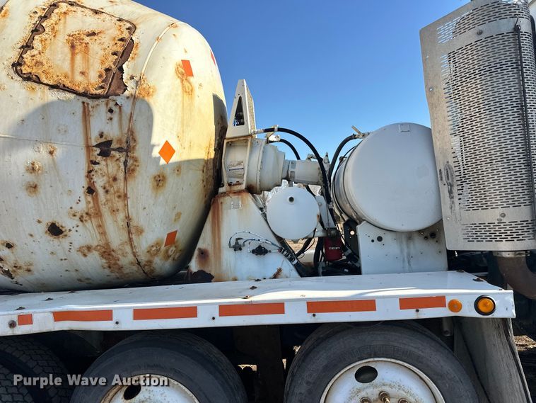 image for item DW4354 2008 International 5500i ready mix truck