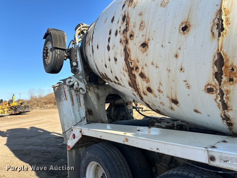 image for item DW4354 2008 International 5500i ready mix truck