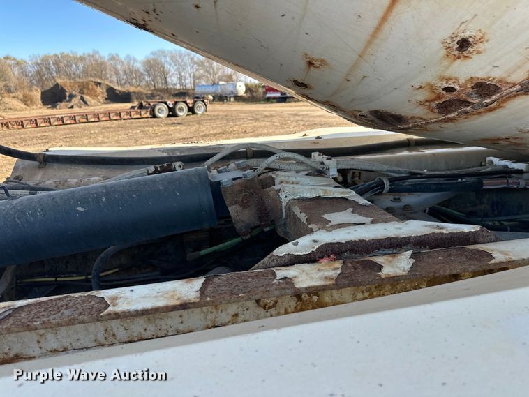 image for item DW4354 2008 International 5500i ready mix truck