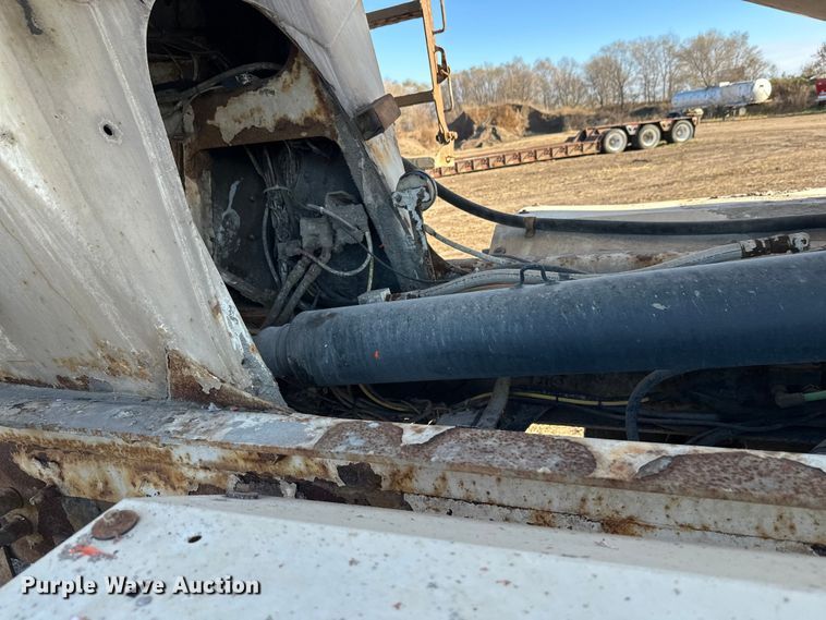 image for item DW4354 2008 International 5500i ready mix truck