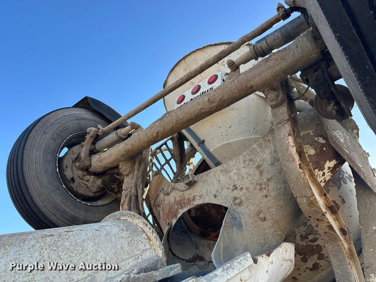 image for item DW4354 2008 International 5500i ready mix truck