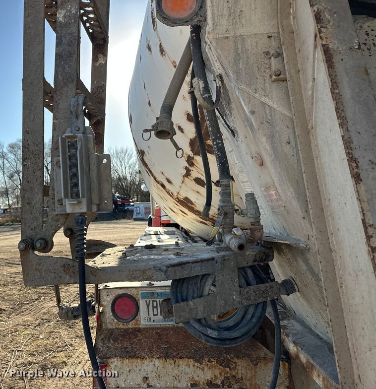 image for item DW4354 2008 International 5500i ready mix truck