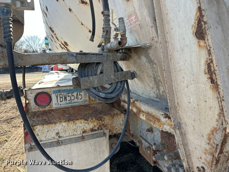 image for item DW4354 2008 International 5500i ready mix truck