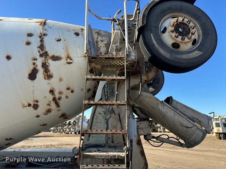 image for item DW4354 2008 International 5500i ready mix truck