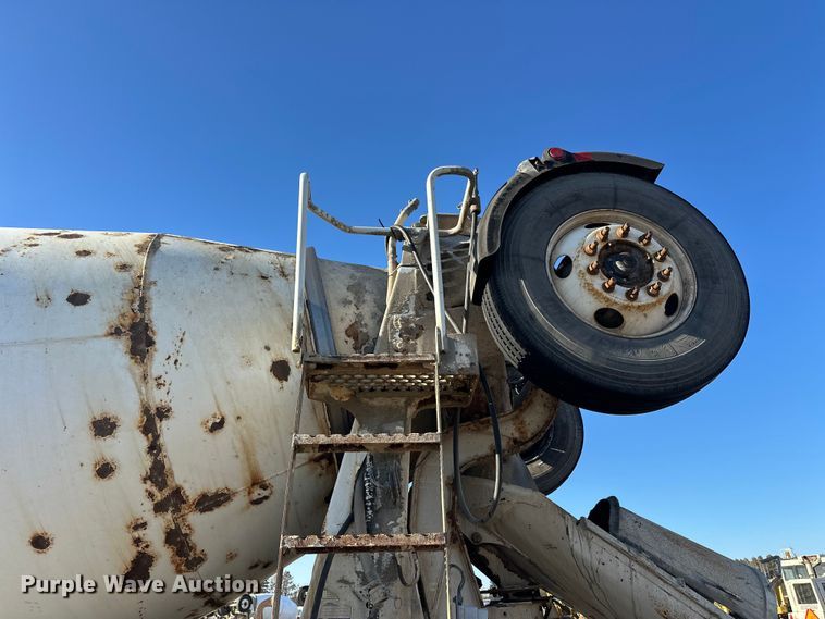 image for item DW4354 2008 International 5500i ready mix truck