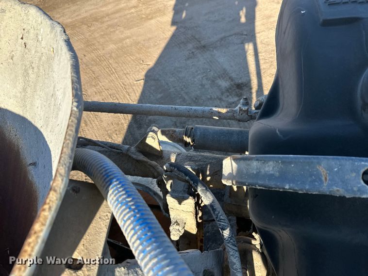 image for item DW4354 2008 International 5500i ready mix truck