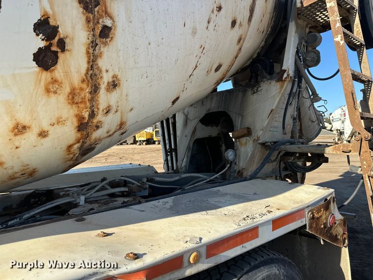 image for item DW4354 2008 International 5500i ready mix truck