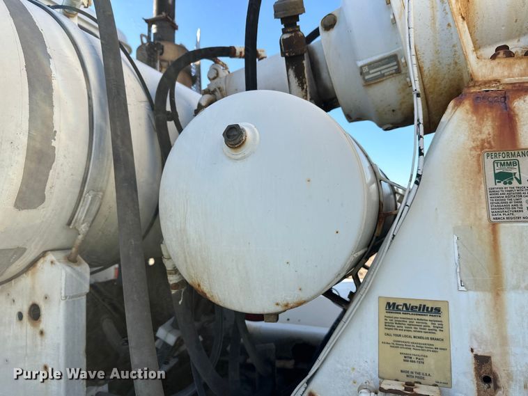 image for item DW4354 2008 International 5500i ready mix truck