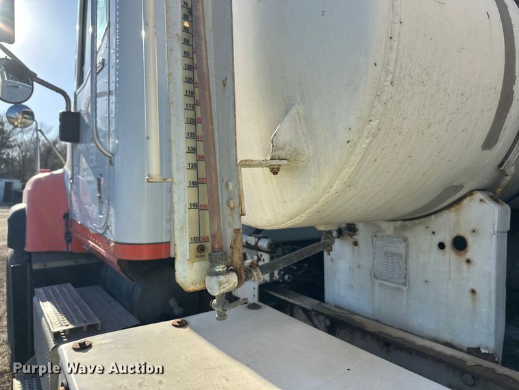 image for item DW4354 2008 International 5500i ready mix truck