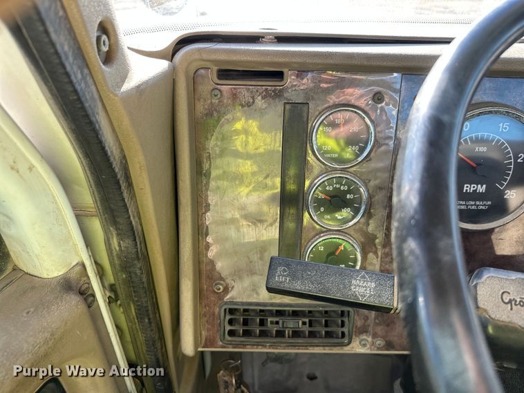 image for item DW4354 2008 International 5500i ready mix truck