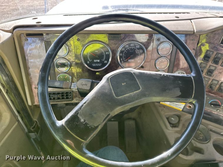 image for item DW4354 2008 International 5500i ready mix truck