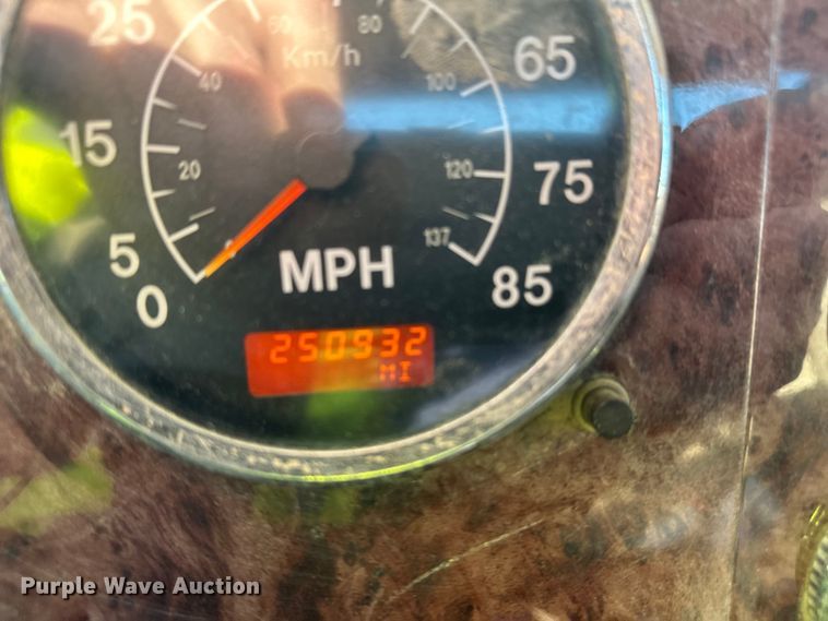 image for item DW4354 2008 International 5500i ready mix truck