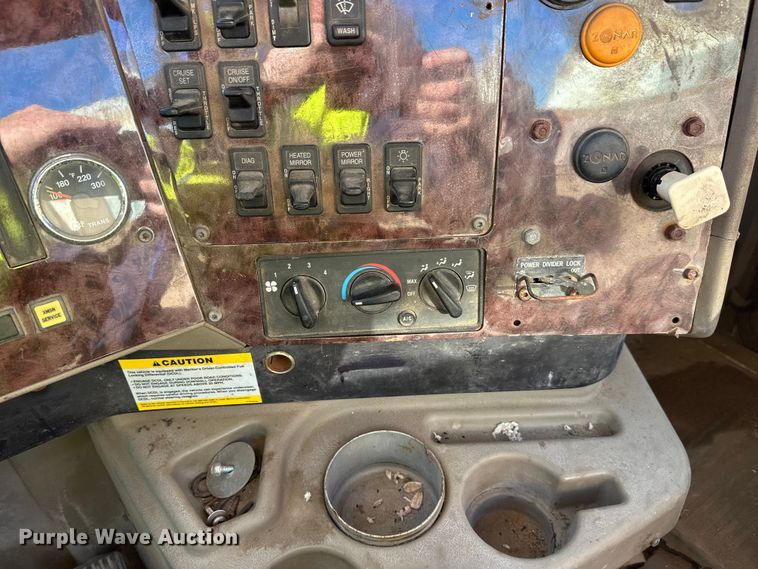 image for item DW4354 2008 International 5500i ready mix truck