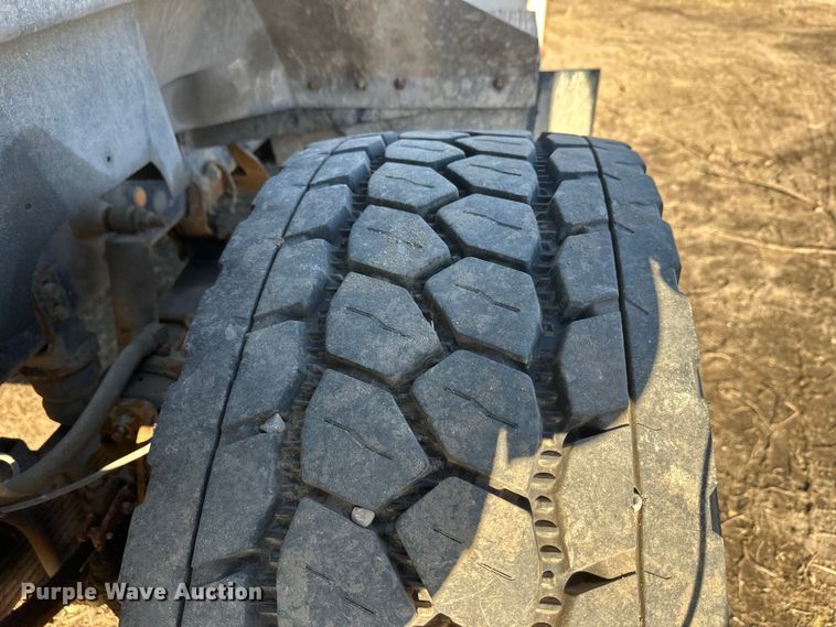 image for item DW4354 2008 International 5500i ready mix truck