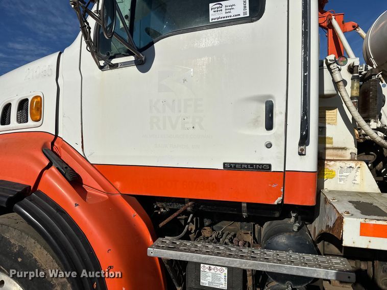 image for item DW4367 2000 Sterling L-Line ready mix truck