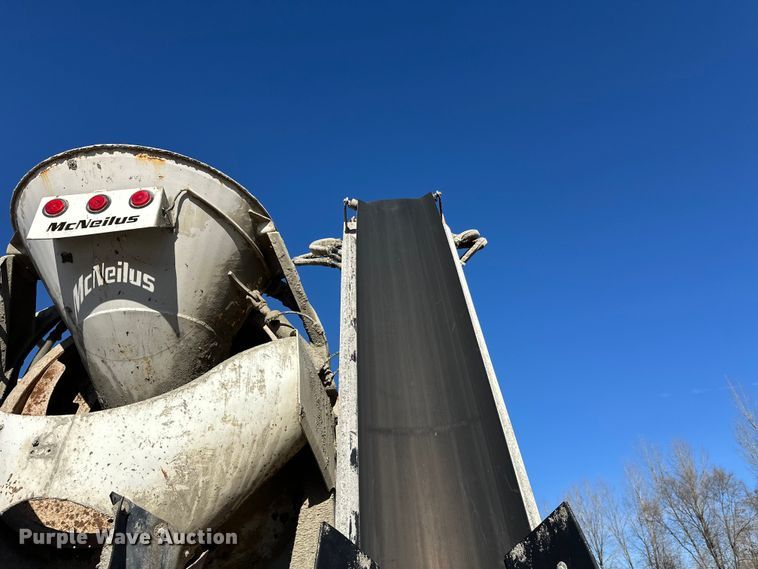 image for item DW4367 2000 Sterling L-Line ready mix truck