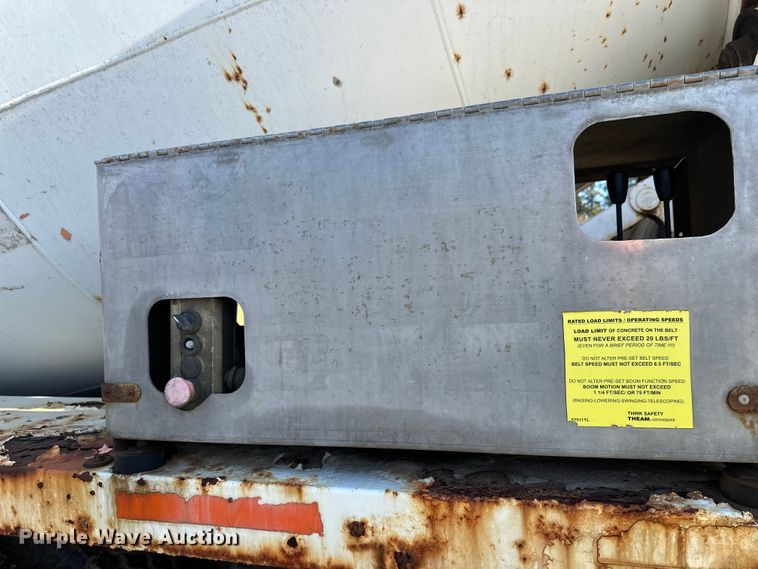 image for item DW4367 2000 Sterling L-Line ready mix truck