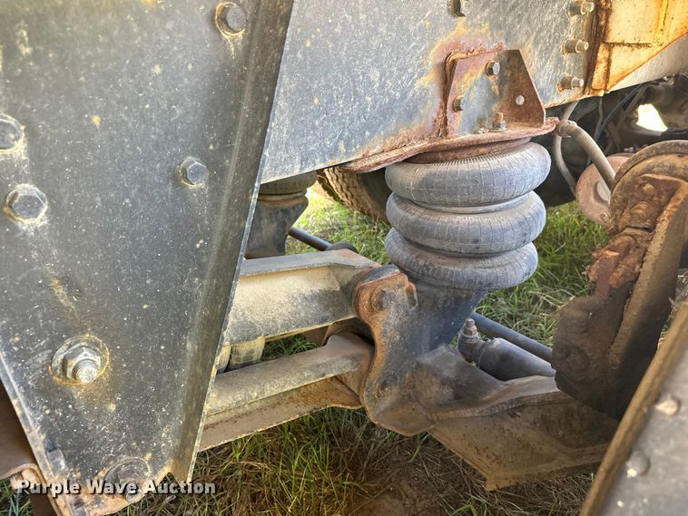 image for item DW4367 2000 Sterling L-Line ready mix truck