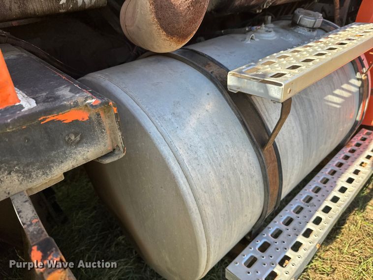 image for item DW4367 2000 Sterling L-Line ready mix truck