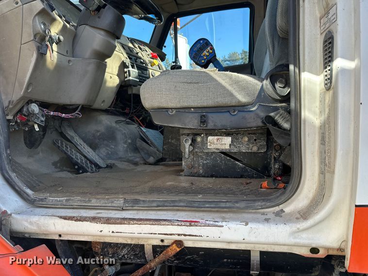 image for item DW4367 2000 Sterling L-Line ready mix truck