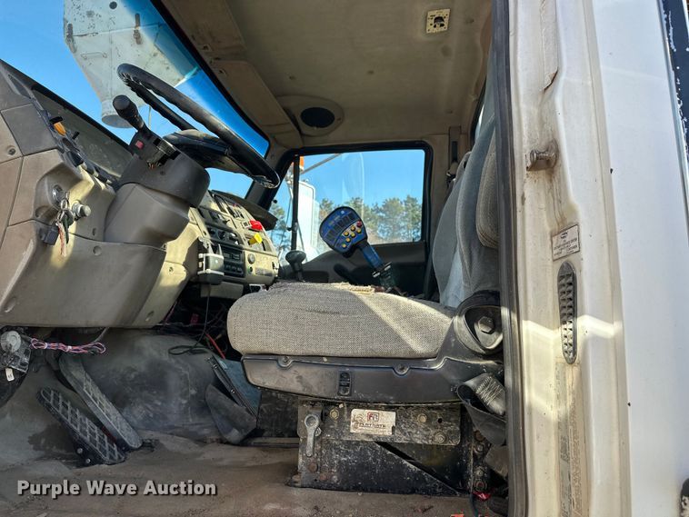 image for item DW4367 2000 Sterling L-Line ready mix truck